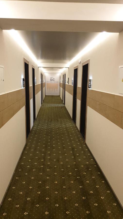 River Park Hotel Kovel' Exterior photo