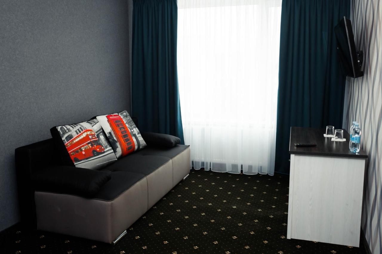 River Park Hotel Kovel' Exterior photo